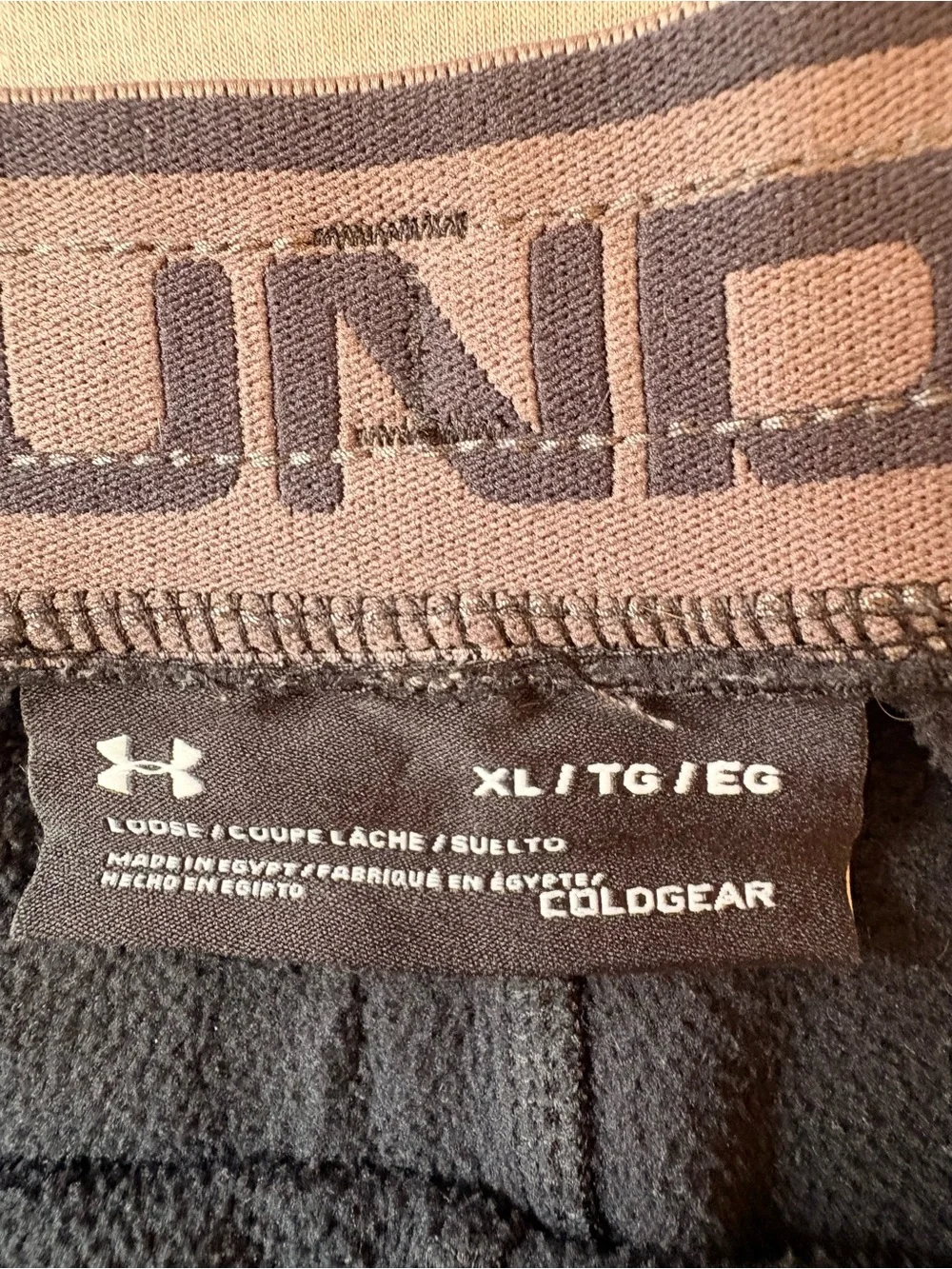 Under Armour Men's black XL Jogger Sweatpants. Loose fit. No cuffs on legs - Picture 3 of 7